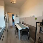 아파트 Blue Chili 17 Schoene 3 Zi Toplage Boxspringbett Balkon Wifi 마그데부르크